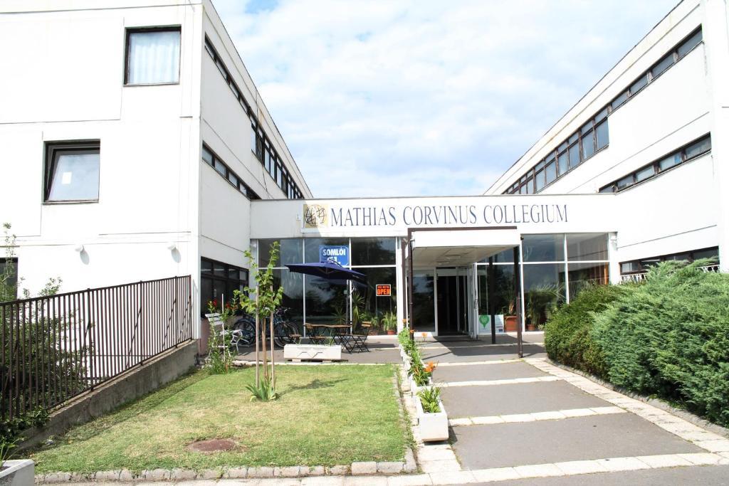 Mathias Hostel Budapest Exterior photo